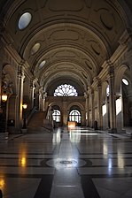 La salle des pas perdus, au-dessus de la salle des gens d'arme (photo prise en 2014).