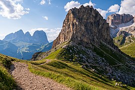 Vue à proximité du col Pordoi dans le groupe du Sella.