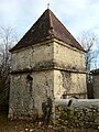 Pigeonnier près de l'église Saint-Seurin Saint-Roch (décembre 2010).