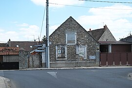 Maisons de ville en meulières.