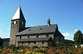 Katholische Pfarrkirche St. Hippolytus einschließlich Kirchhof und gotisches Vortragekreuz