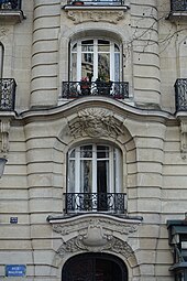 19th century Eclectic Classicist windows on Rue Molitor (Paris)