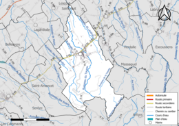 Carte en couleur présentant le réseau hydrographique de la commune