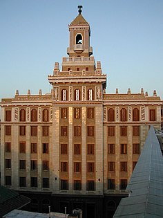 O Edifício Bacardi em Havana, Cuba (1930)