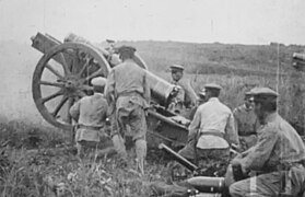 Type 38 15-cm-howitzer during an exercise 1922; the recoil forces were too large for the recoil system