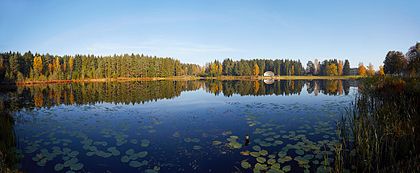 Lago Kanariku na região de Võru, Estônia. (definição 5 500 × 2 269)