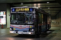 2代目いすゞエルガ（上大岡駅にて）