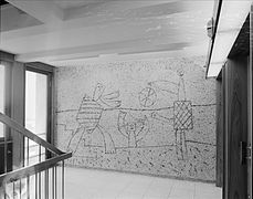 Interior of the H-Block, Oslo by Erling Viksjø (1959-2020). Sandblasted relief by Pablo Picasso.