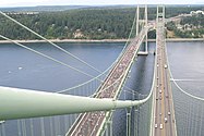 Ambos puentes durante la ceremonia de inauguración de 2007, como se ve desde la parte superior hacia el oeste