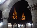 Torres de la catedral tapatía, en una toma nocturna desde el ángulo noroeste del corredor superior del Palacio Municipal.