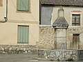 Fontaine dans rue Atajo.