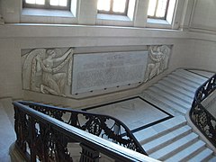 Sculpture hall Mairie de Reims.