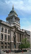 Central Criminal Court (Old Bailey) di Edward William Mountford con la caratteristica facciata e cupola 'Wrenaissance' (1902) prese una forte influenza dalla vicina architettura di Christopher Wren.