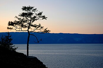 L'île d'Olkhon sur le lac Baïkal (Russie). (définition réelle 3 008 × 2 000*)