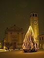 Chiesa di San Vigilio illuminata a Capodanno.