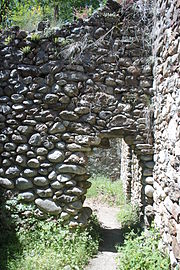 Les vestiges de la maison du moulin.