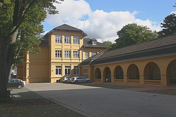 1959–1973: Waitzstrasse in Othmarschen, rechts der Wandelgang