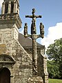 Le calvaire dans l'enclos de la chapelle Saint-Exupère.