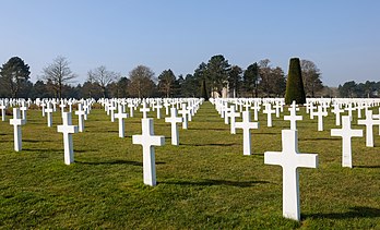 Le cimetière américain de Colleville-sur-Mer (Basse-Normandie). (définition réelle 4 250 × 2 576)