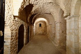 Crypte de l'abbaye Saint-Pierre de Flavigny-sur-Ozerain.