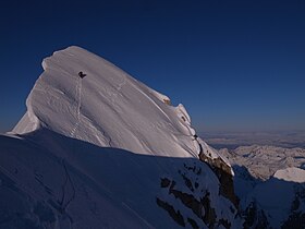 Джим Брумхед приближается к вершине Лосиного Зуба. Апрель 2012.