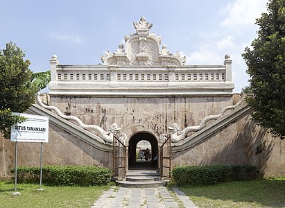 East gate of Taman Sari, by Crisco 1492
