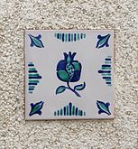 Azulejo imitando la decoración figurativa sencilla en una gama de tonos azul cobalto sobre fondo blanco, típica del azulejo figurativo holandés.