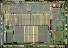 Vue du die du microprocesseur Intel 80486SX.