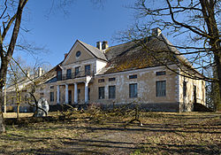 Karinu manor