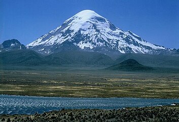 פסגת Nevado Sajama היא הנקודה הגבוהה ביותר של בוליביה.