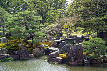 Jardin du château de Nijō à Kyōto (Japon). (définition réelle 850 × 567*)