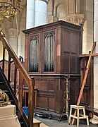 L'orgue derrière l'autel.