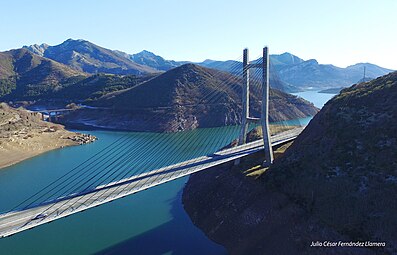 Ponte Carlos Fdz. Casado, no encoro Barrios de Luna, León