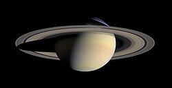 Pogled na planet Saturn. Snimila sonda Cassini, 06. listopada 2004. godine.
