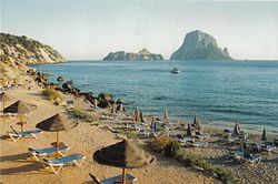 Cala d’Hort with the rock island of Es Vedrá