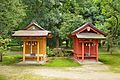 比売神社（比売社、左）と稲荷神社（夢見稲荷神社、右）