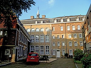 Rückwärtige Fassade