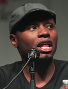 Malcolm Goodwin dans le rôle de Clive Babineaux