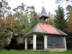 Chapelle et grotte Saint-Martin à Escles