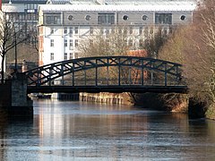 Zweite Ausschläger Brücke von weit wech