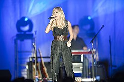 Singer Carrie Underwood