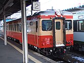 旧塗装キハ52形も使用された（宮古駅・2005年12月21日）