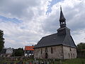 Kirche mit Ausstattung, Friedhof, Einfriedung und Kriegerdenkmal