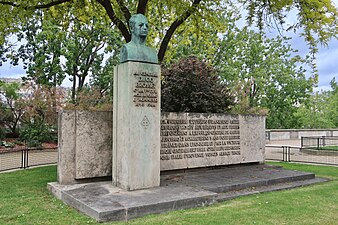 Monument au général Diego Brosset.