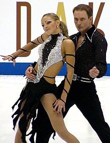 Tatiana Navka and Roman Kostomarov at the 2004 NHK Trophy.