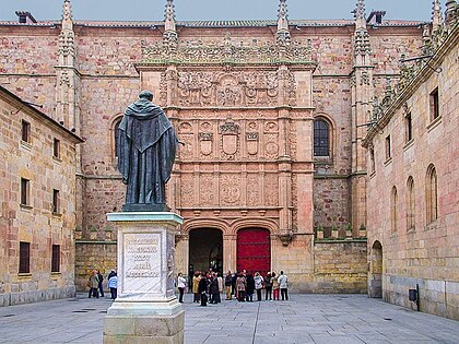 Fachada da Universidade de Salamanca em estilo Plateresco gótico tardio (final do século XV)