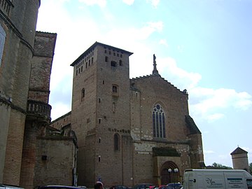 L'église Saint-Michel, ancienne église abbatiale de l'abbaye.