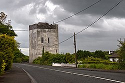 Ballindooly (or Ballindooley) Castle