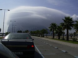 ענן גיברלטר מעל הצוק. מראה מכיוון צפון