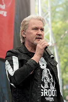 Logan performing in 2017